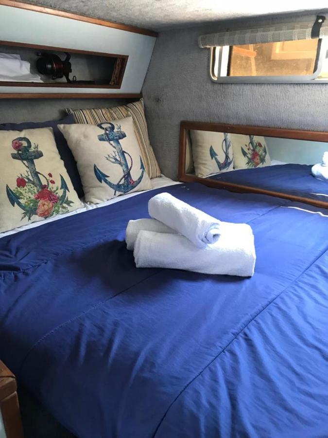 Boat To Sleep In Barcelona Hotell Sant Adria de Besos Eksteriør bilde