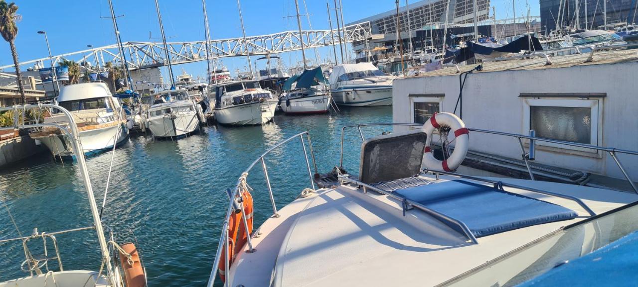 Boat To Sleep In Barcelona Hotell Sant Adria de Besos Eksteriør bilde